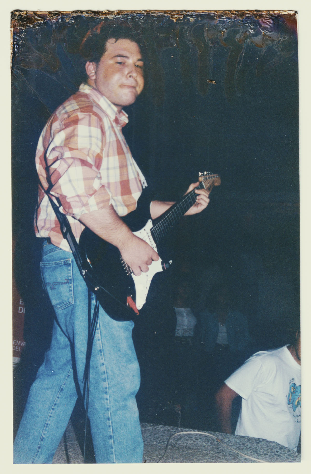 Alberto León tocando en Índico